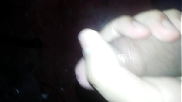 Me la estoy jalando alguien ¿me la jala?