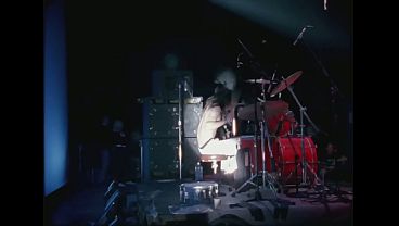 Nirvana - School (Live At The Paramount, Seattle/1991)