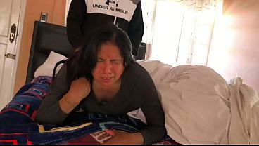 Download Video - A m&iacute; vecina le duele la vagina de tanto tener sexo conmigo todos los d&iacute;as&comma; su esposo no sabe nada