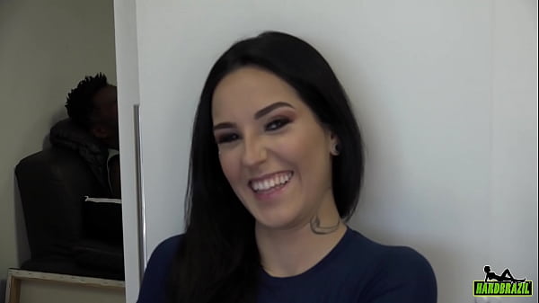 Download Video - Por tr&aacute;s das c&acirc;meras do primeiro trabalho de Alicia Weller gestante