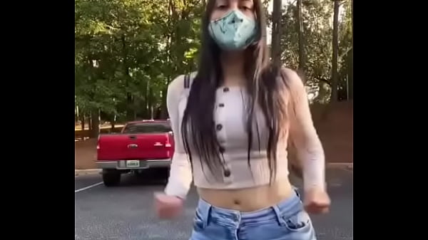 Jovencita marcando su panocha