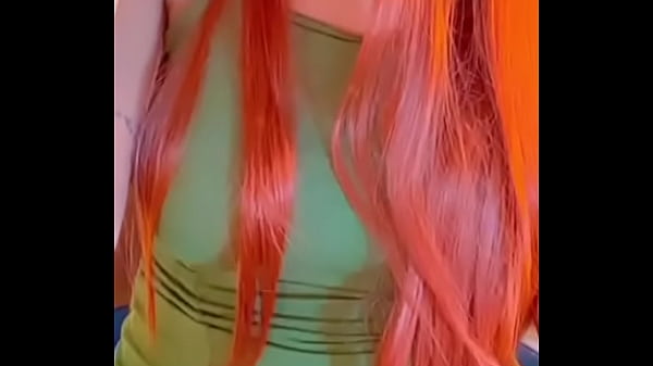 Download Video - ESSA SAFADINHA SEDENTA PEGOU CARONA COM SEU PROFESSOR DEPOIS DA AULA E CHUPOU ELE DE BAIXO DO COBERTOR  Rosa vermelha