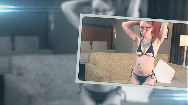 ?Haven Moss gets wet and plays in shower