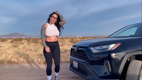 Horny Stranger Gets Rewarded w Pussy After Fixing My Car
