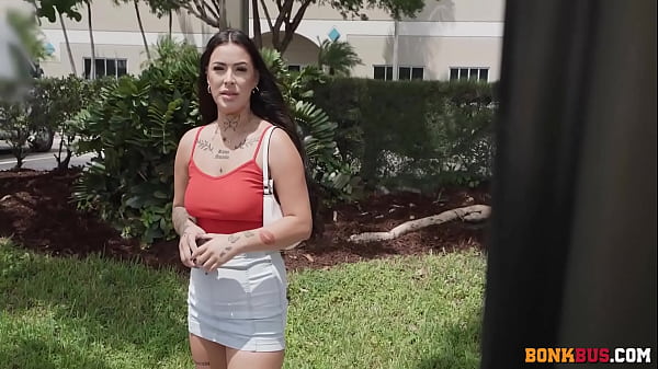 Download Video - Hottie Babe Get In The Bus For Job Interview