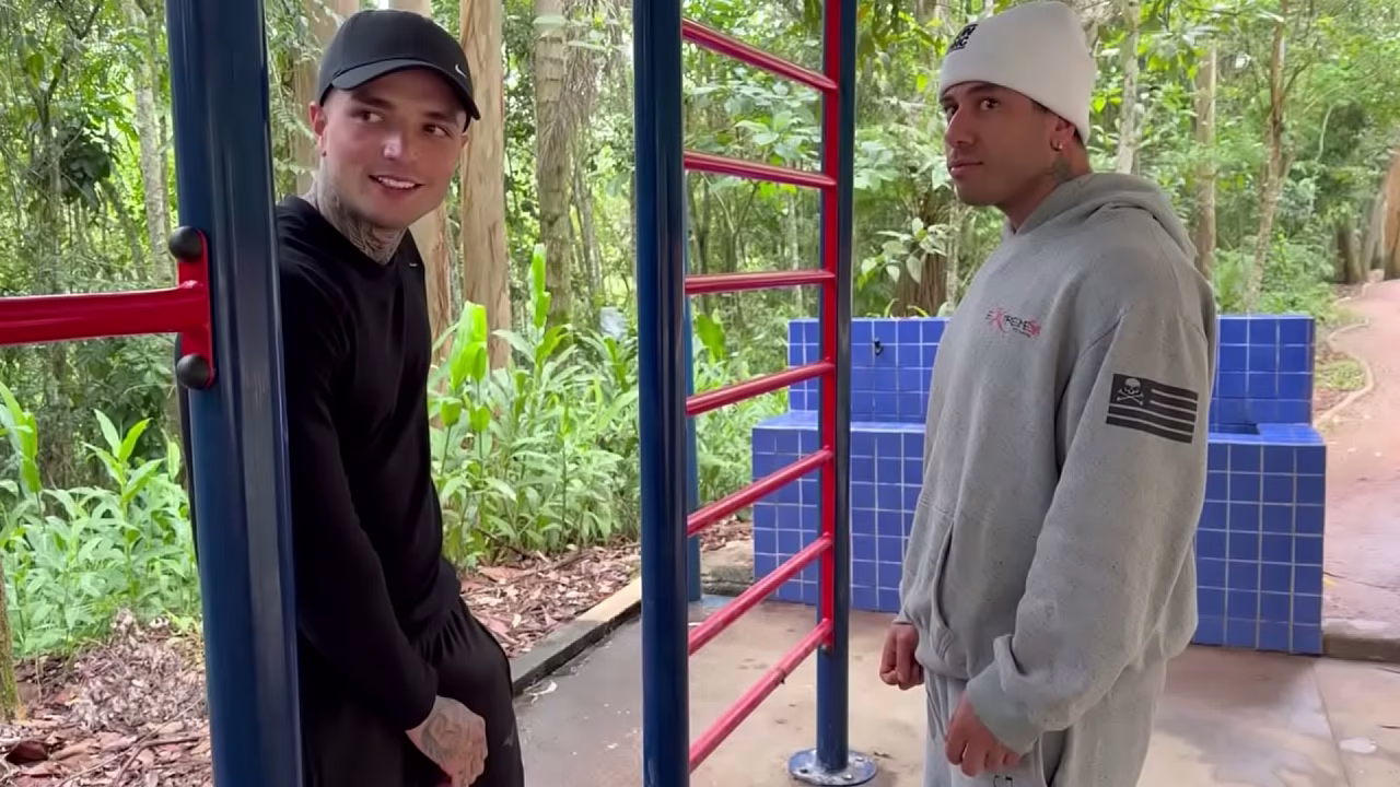 Fodendo gostoso com o personal no parque