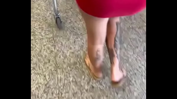 Hot milf showing off at the market