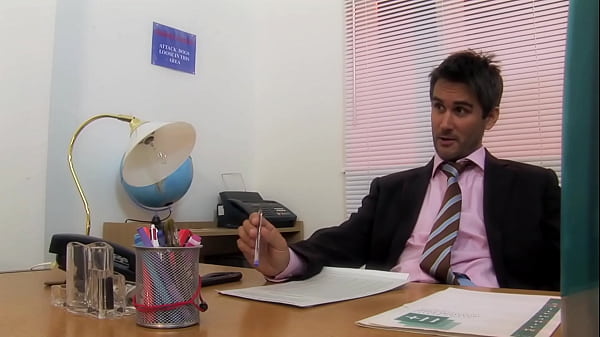 Bobbi Eden Shows Off That Thick Ass As She Rides A Dong