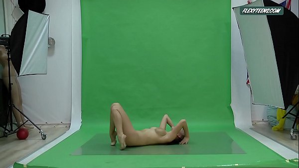 Download Video - Big boobs Nicole on the green screen spreading