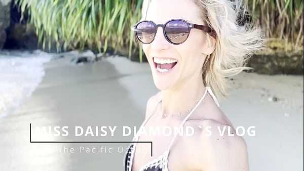 Pacific Ocean Joy Bikini Peach 30 sec