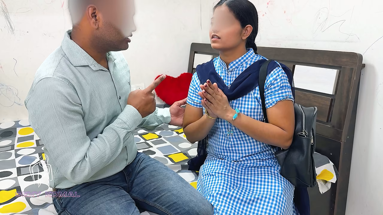 कोमल १२ वी  की  परीक्षा के डर से टीचर के पास बिंनती करने पहची उसका लैंड पूरा चूत के अंडर लेने को राजी हुई