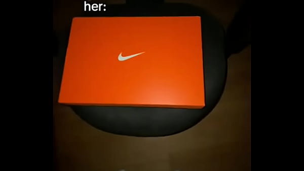 MI MADRASTRA ME MANDA UN VIDEO MUY CALIENTE