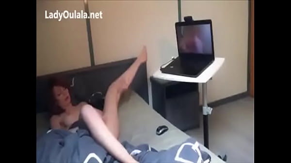 masturbation avec un fan en webcam part 2
