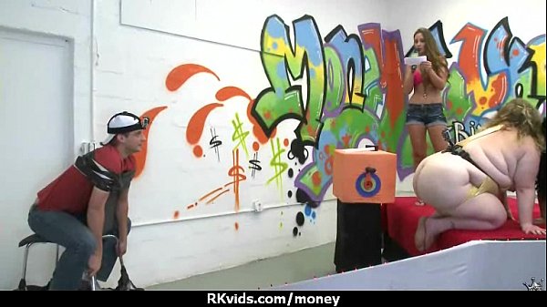 Hot sexy amateur babe needs a lift and takes ca...