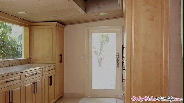 Glamour lesbians eating pussy at massage