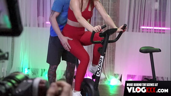 Gia Fucks Her Personal Trainer At The Gym