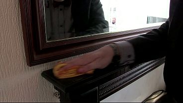 Fudendo o cuzinho dessa novinha de 18 anos no pelo at&eacute; gozar dentro