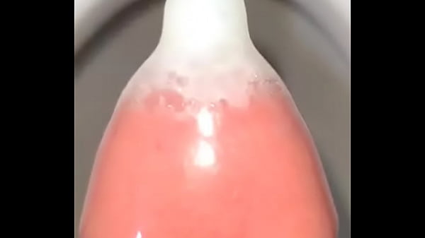 避孕套内射精，精液纹理清晰可见，精液射出10次