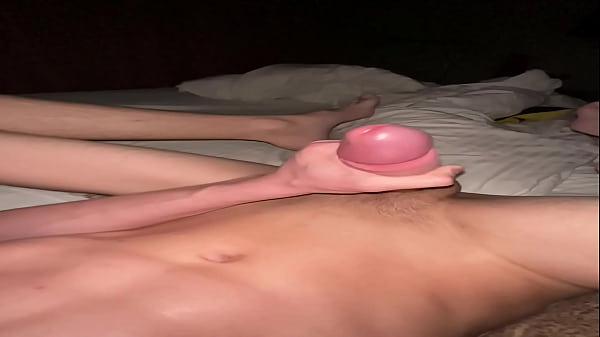 18yo Twink Strokes Till Sticky