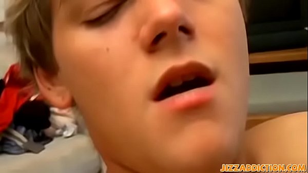 Cute twinks suck each other off before fucking ...