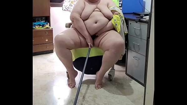 Coolmarina. Old cleaner gets horny at work