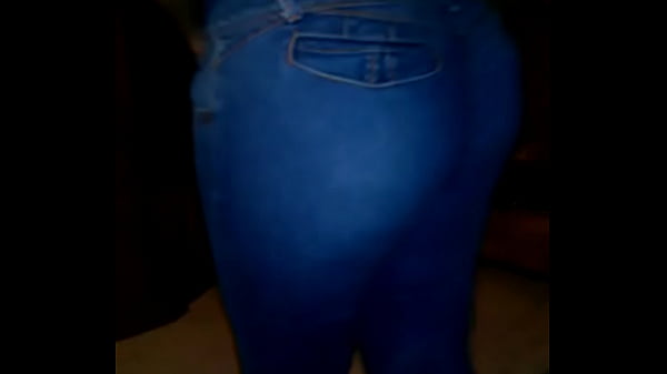 Download Video - Ella mostrando las nalgas