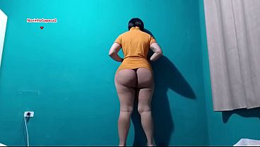 Minha bunda gigante merece o seu pau