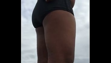 195 The husband found a place to show his body ...