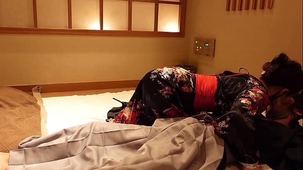 Sex with a beautiful geisha! I enjoy filming her and making her cum!