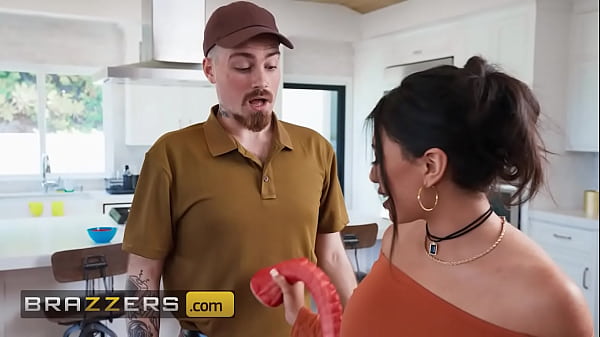 Download Video - Delivering The Good&comma; The Bad & The Ugly Reyna Belle &sol; Brazzers&sol; Enter XVPROMO on official site for discount