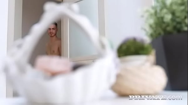 Vikalita and Alice Klay Enjoy Hot Threesome