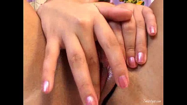 Download Video - www&period;DearSX&period;com - Peaches Works Her Pussy Deep And Hard