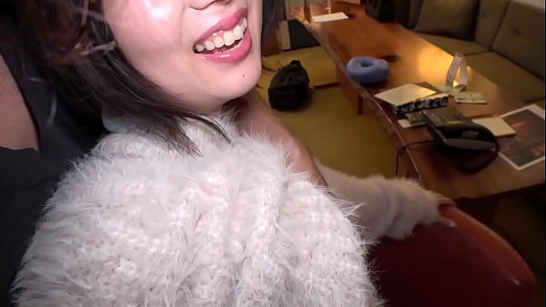 [Super-strong carnivorous hostess] [100% pure sex lover] [Pleasure-oriented climax crazy] A meat-eating hostess who came from Kansai purely for sex! 100% Pure Sex Lovers Are Rolling  * Don't miss the god nipples that are too beautiful!