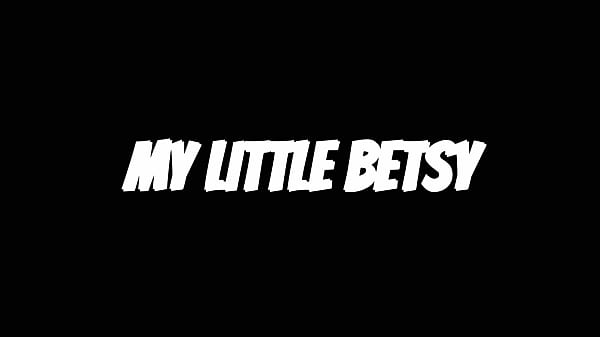 Sexy And Hot Nanny Feeds Me With Her Feet And Then Jumps On Me