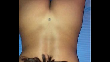 Newlywed woman has a video leaked from Carnival, and her cuckolded husband finds out everything.