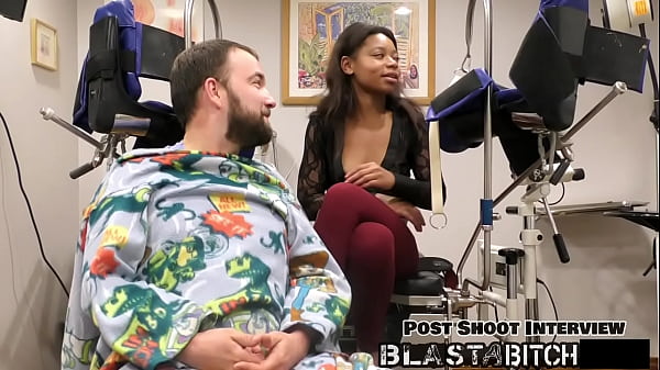  Minnie Rose's Face Gets Blasted With Cum After Blowjob