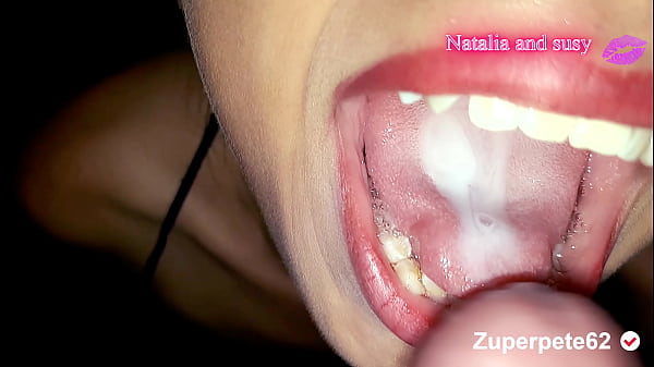 Download Video - Mi hermanastra susy me chupa la verga y me corro con mucho semen su boquita