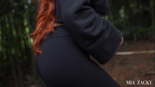 Hot teen having sex in a outdoor park public
