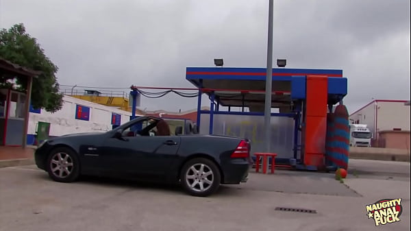 Since she didnt have the for the car repair the brunette fucked the handyman