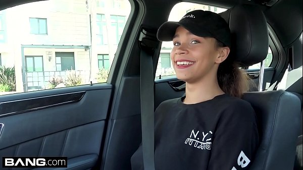 Teen Mom Raven Redmond gets Massage with happy ending