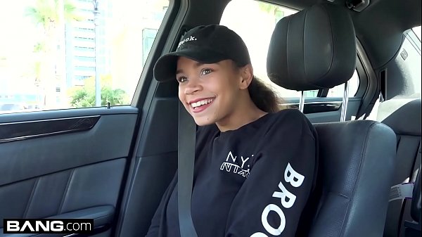 Teen Mom Raven Redmond gets Massage with happy ending