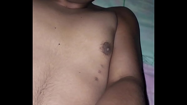 Me vengo mientras mi hermano d.