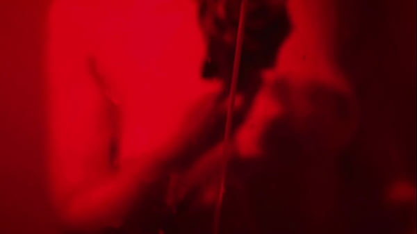 Roberta Faganelli - Tomando um banho gostoso peladinha e sensualizando