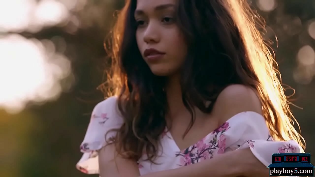 filipina de cuerpo pequeño se desnuda al aire libre
                   teen babe outdoor petite skinny solo asian model softcore tiny playboy striptease filipina small tits muchos negros