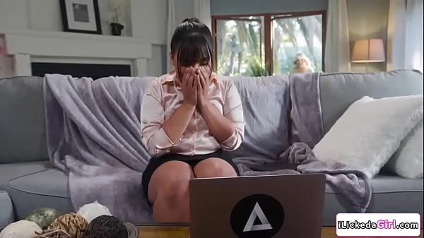 Lesbian milf fingering n facesitting petite latina employee