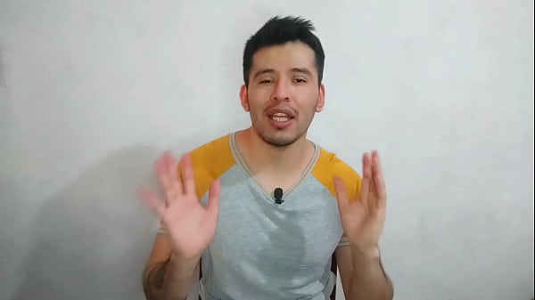 Download Video - Joven medico es penetrado por su jefe&excl; El Doctor maduro dotado de 23cm de verga gruesa en el cubiculo del hospital &excl; Relato sexual