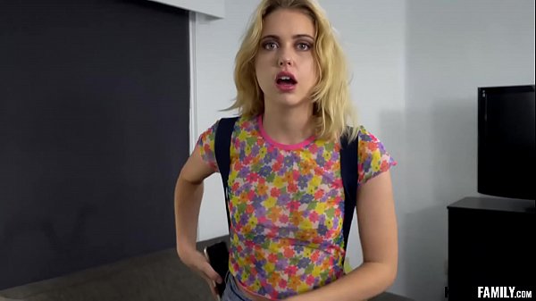 Kinky Family - I'm the one fucking my stepsis Chloe Couture
