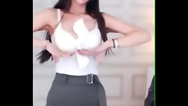 Korean girl (BJ Winter) titty bounce
