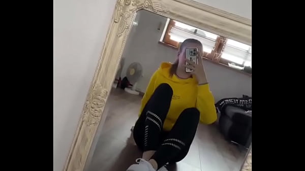  Good Morning!  Take A Look At OF? #nikesocks #whitesocks #feet #fetish #sole  Girl
