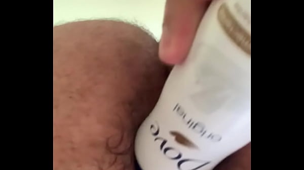 Na falta de rola, Dove pra dentro...